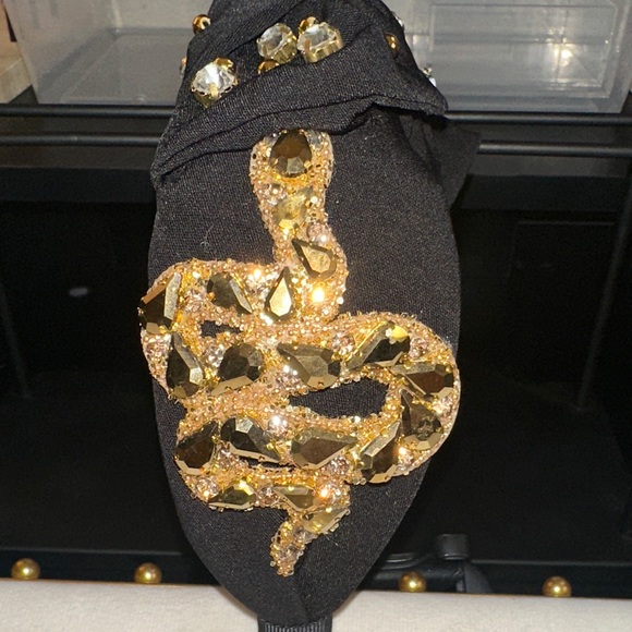 Chunky, Elegant Black Headband with Exaggerated, Gold Embellishments - Picture 1 of 5